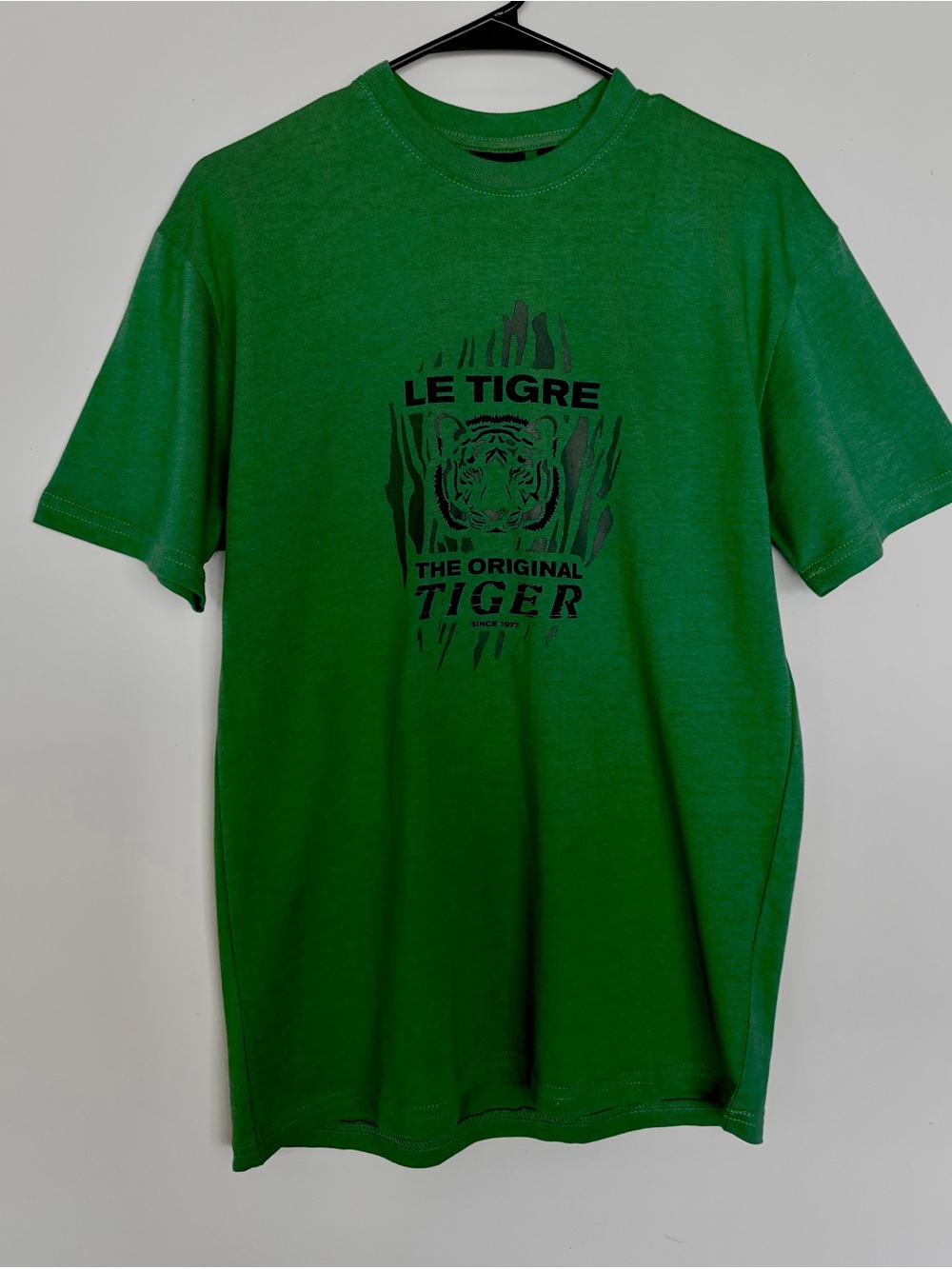 Le Tigre Green Short Sleeve Tee Shirt Size Medium